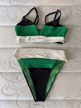 Beach Riot Green and Cream Ribbed Swim Top